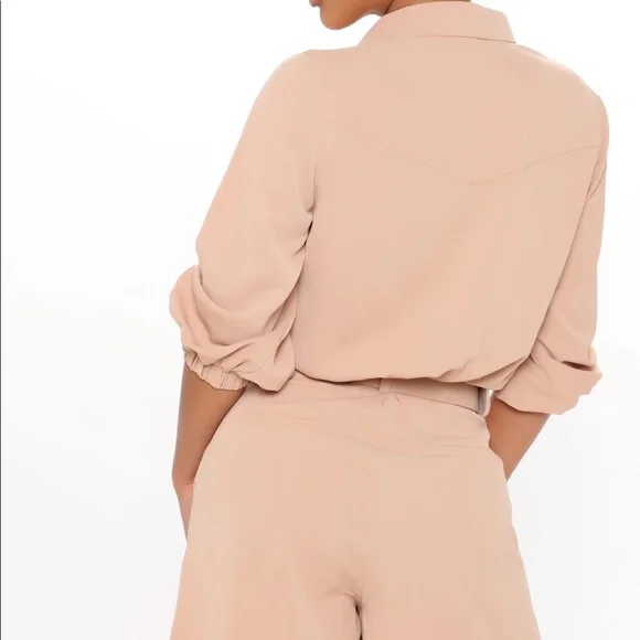 Fashion Nova 2 Piece Set Crop Blush Blouse and High Waist Shorts XS - Picture 3 of 8